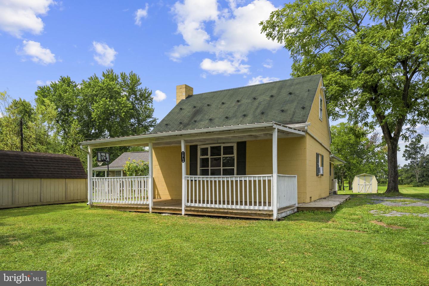 1024 Front Royal Pike Property Photo 1