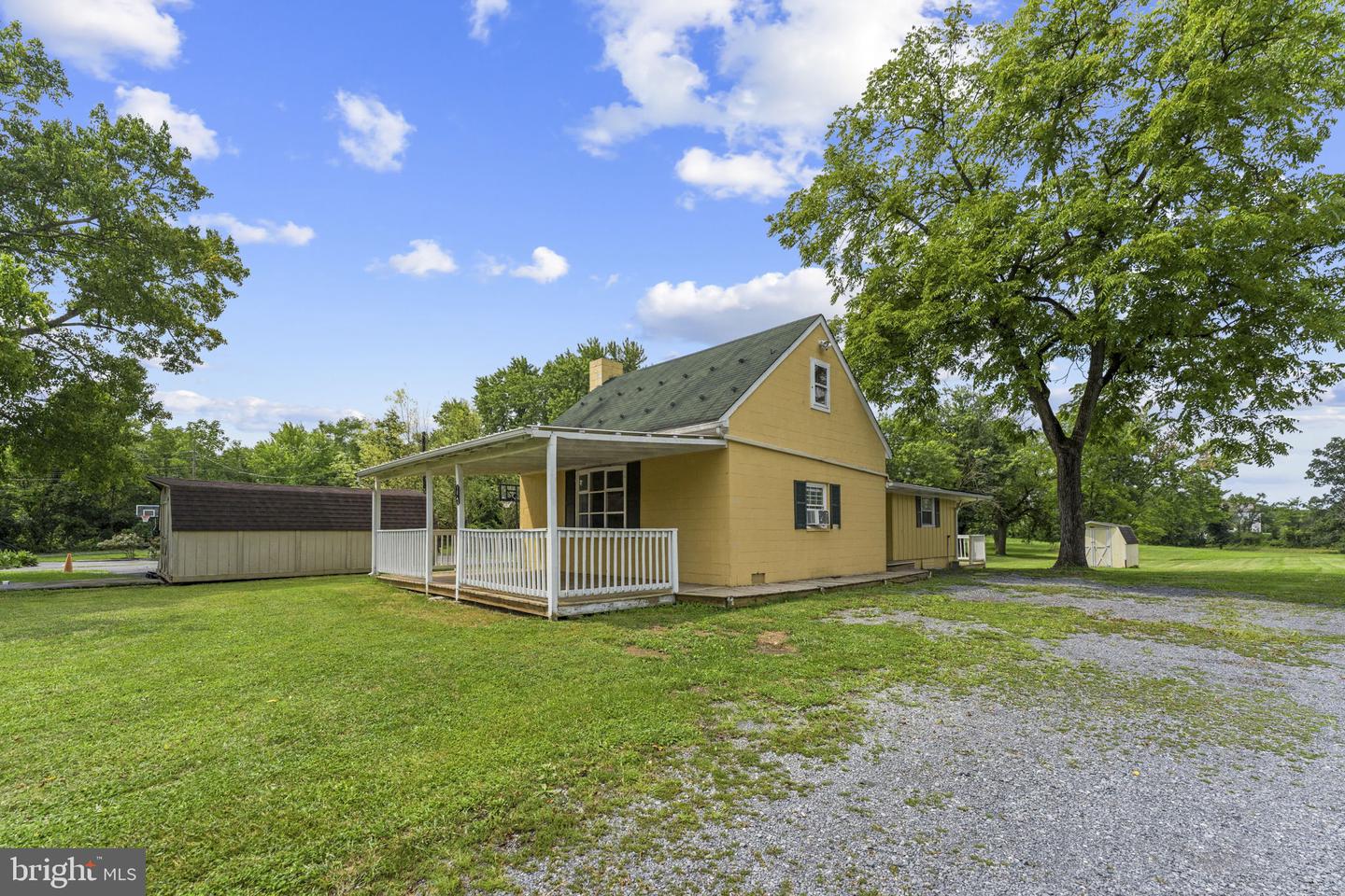 1024 Front Royal Pike Property Photo 3