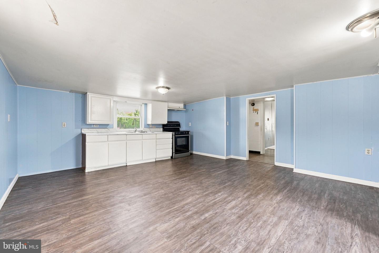 1024 Front Royal Pike Property Photo 7