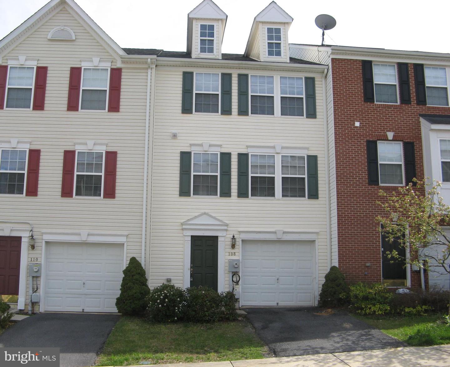 108 Monticello Sq Property Photo 2
