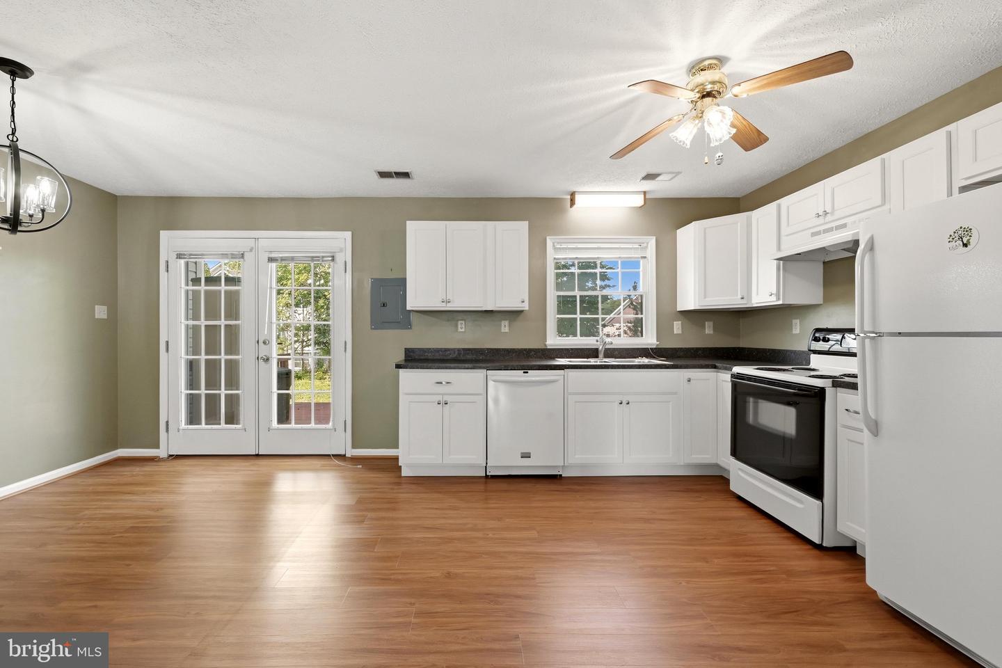 504 Tudor Drive Property Photo 12