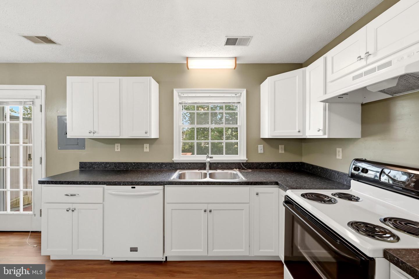 504 Tudor Drive Property Photo 15