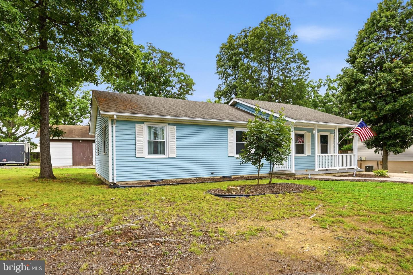 107 Grove Ct Property Photo 3
