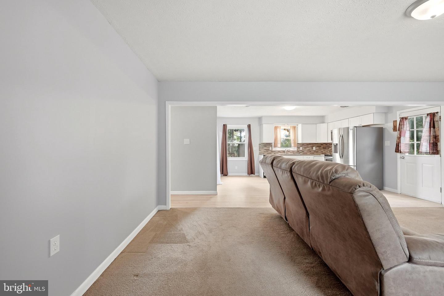 107 Grove Ct Property Photo 7