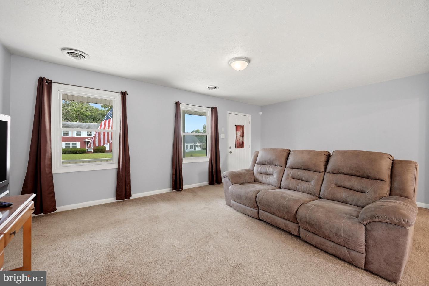 107 Grove Ct Property Photo 10