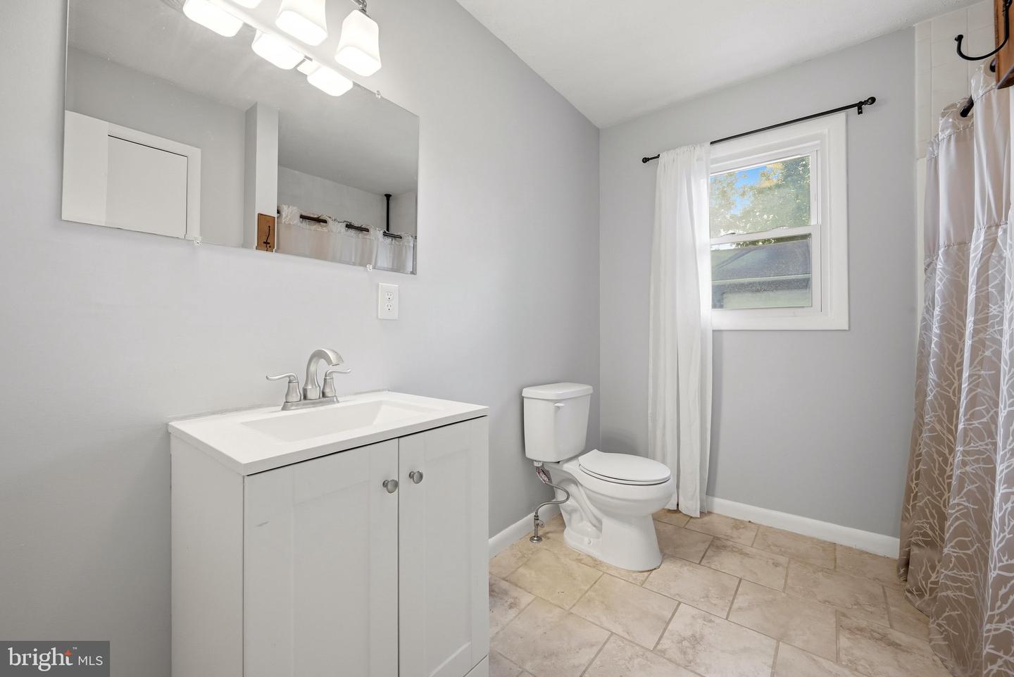 107 Grove Ct Property Photo 19