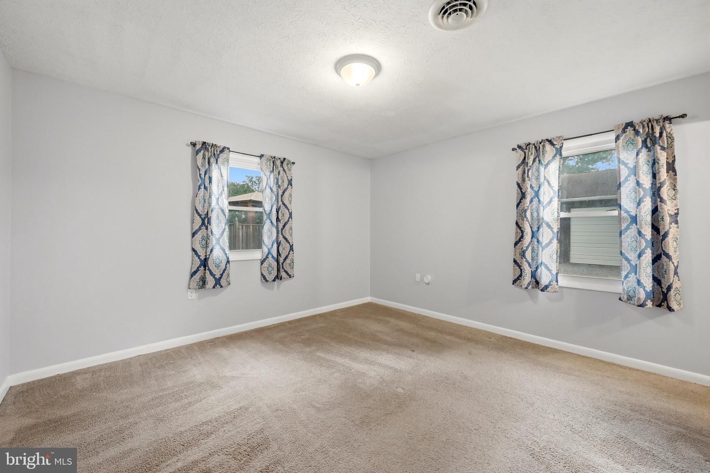 107 Grove Ct Property Photo 21