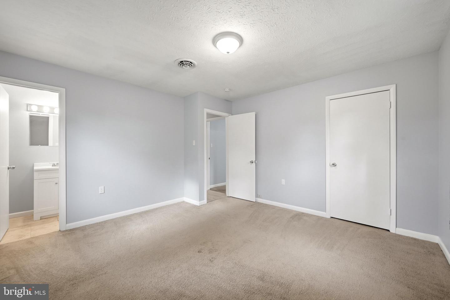 107 Grove Ct Property Photo 22