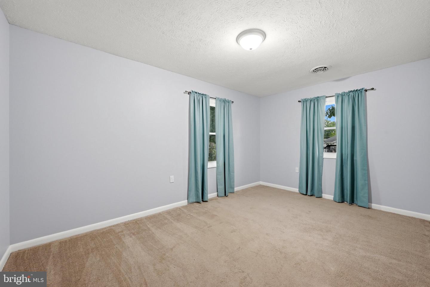 107 Grove Ct Property Photo 24