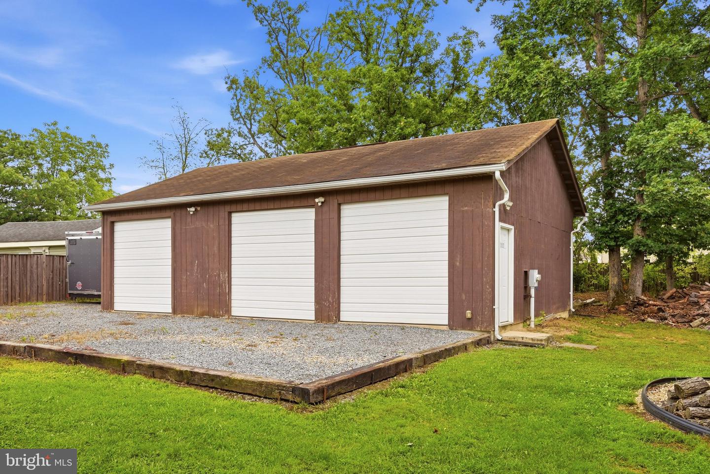 107 Grove Ct Property Photo 35
