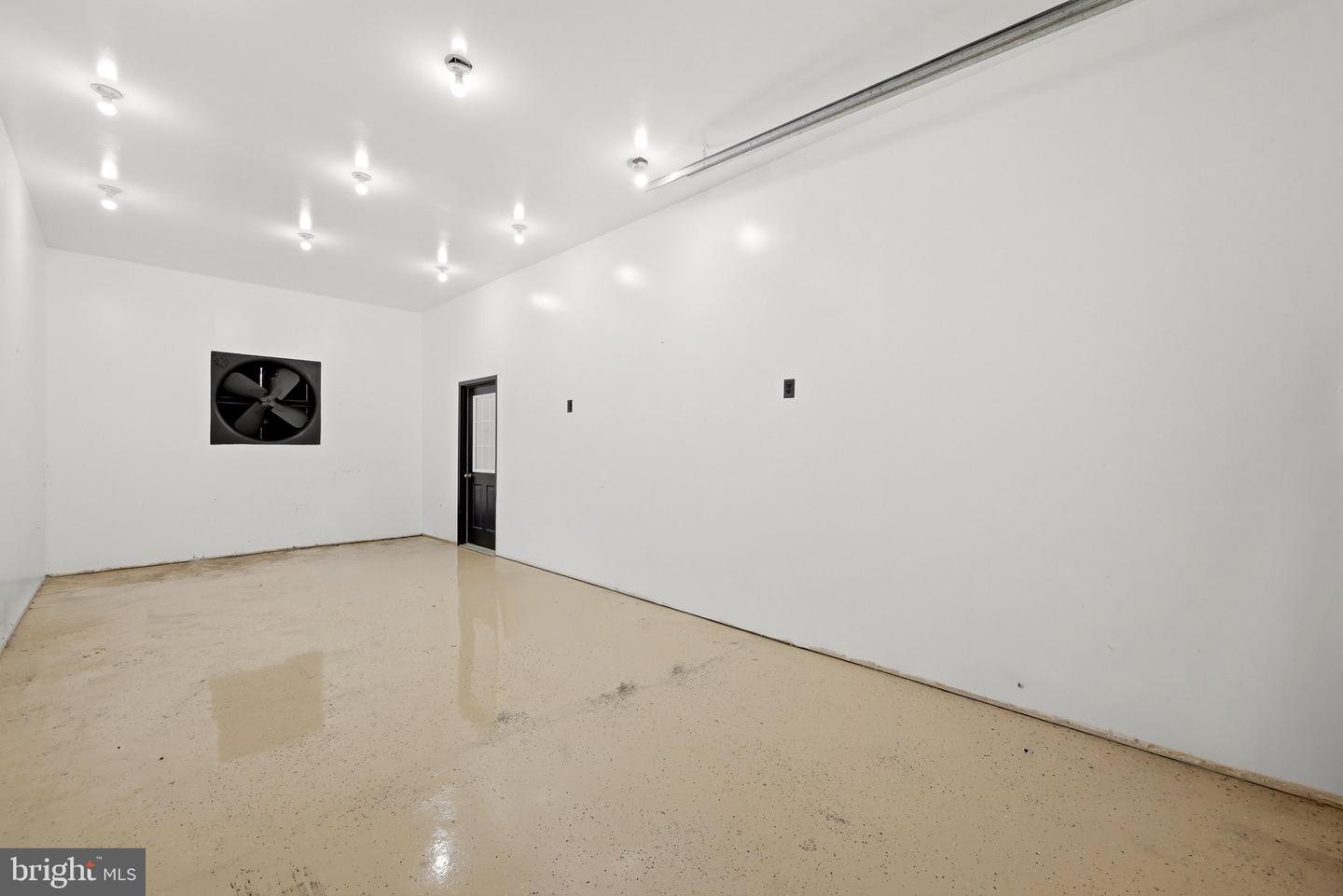 107 Grove Ct Property Photo 39