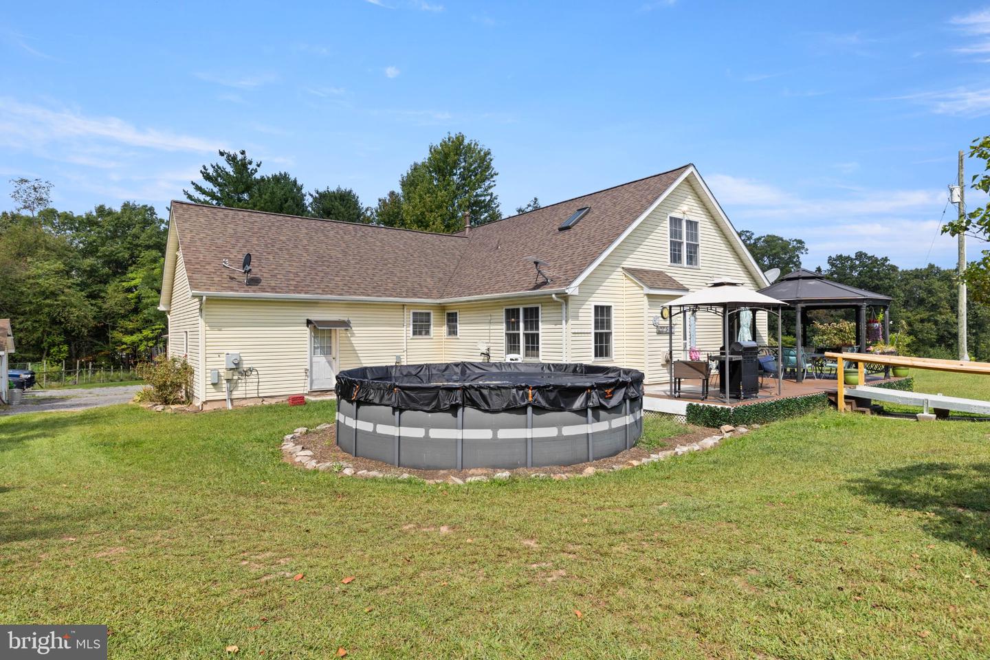 1590 Whitacre Rd Property Photo 3