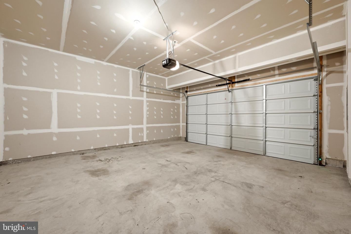 102 Curtain Fall Dr Property Photo 50