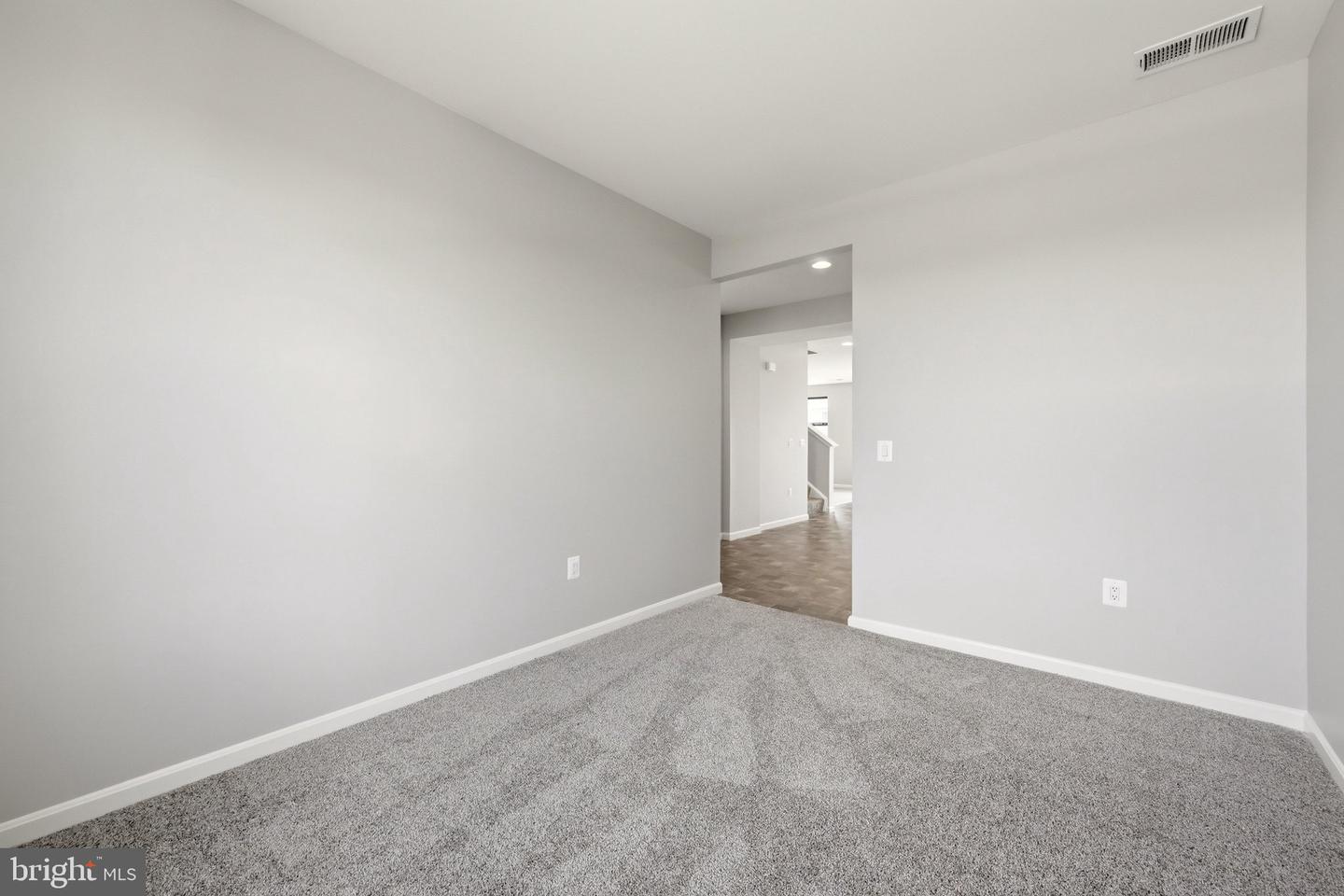 437 Town Run Ln Property Photo 20
