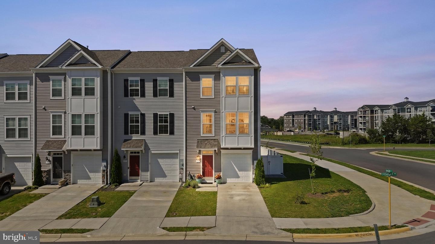 100 Stribling Way Property Photo 1