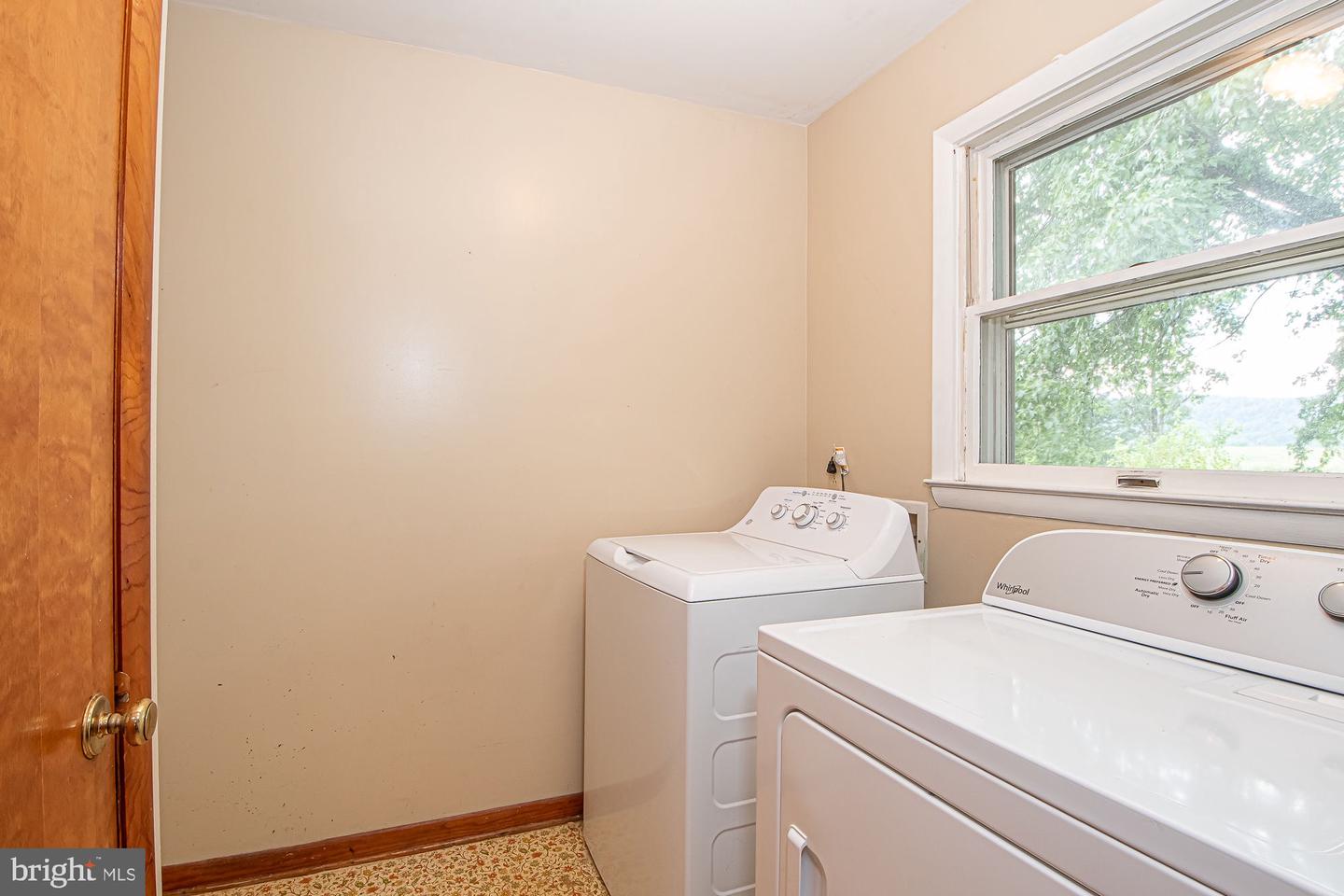 352 Woodchuck Ln Property Photo 8