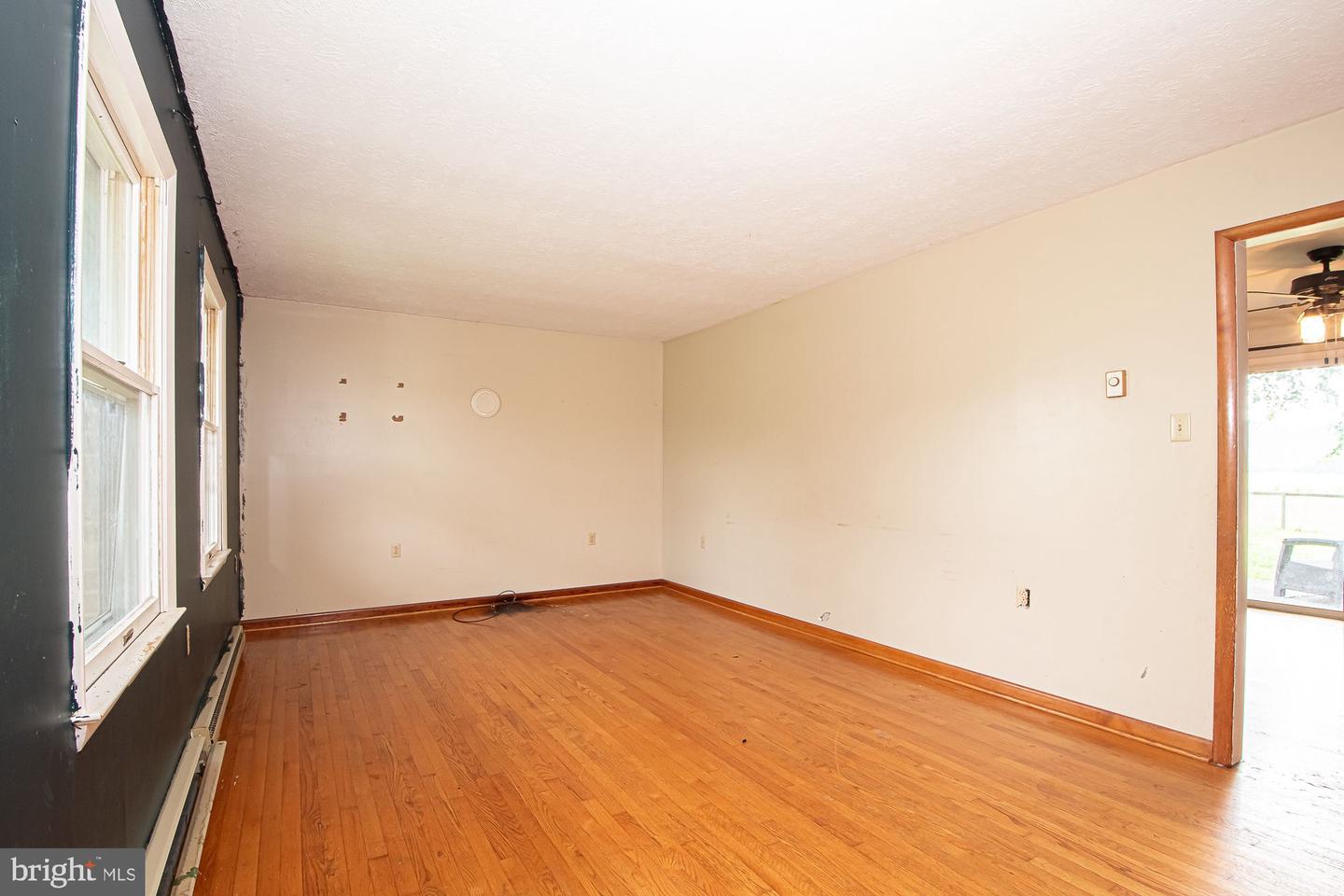 352 Woodchuck Ln Property Photo 13