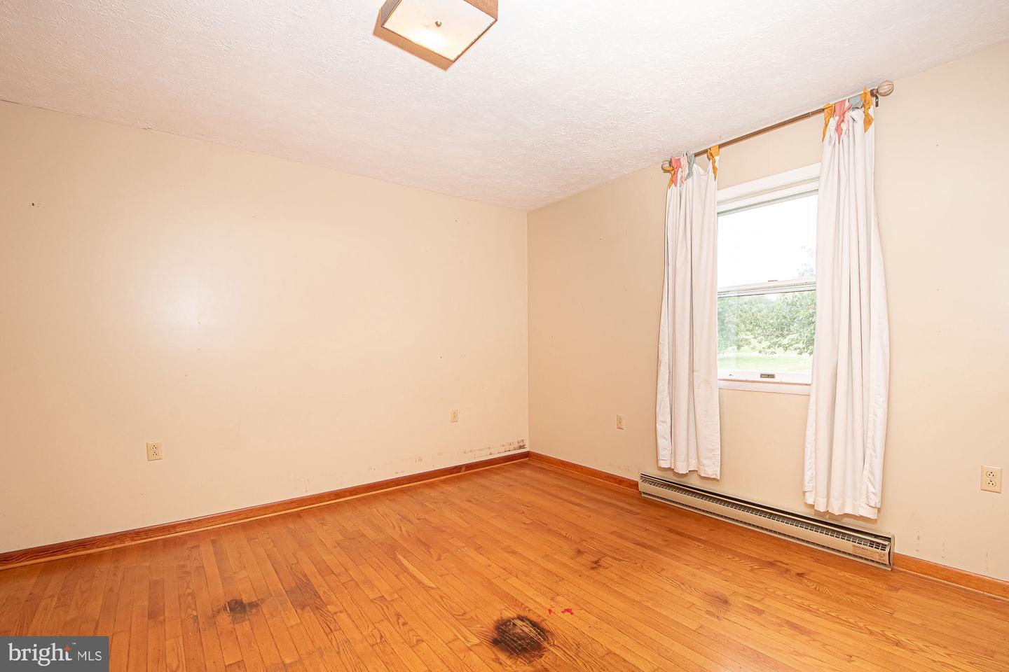 352 Woodchuck Ln Property Photo 17