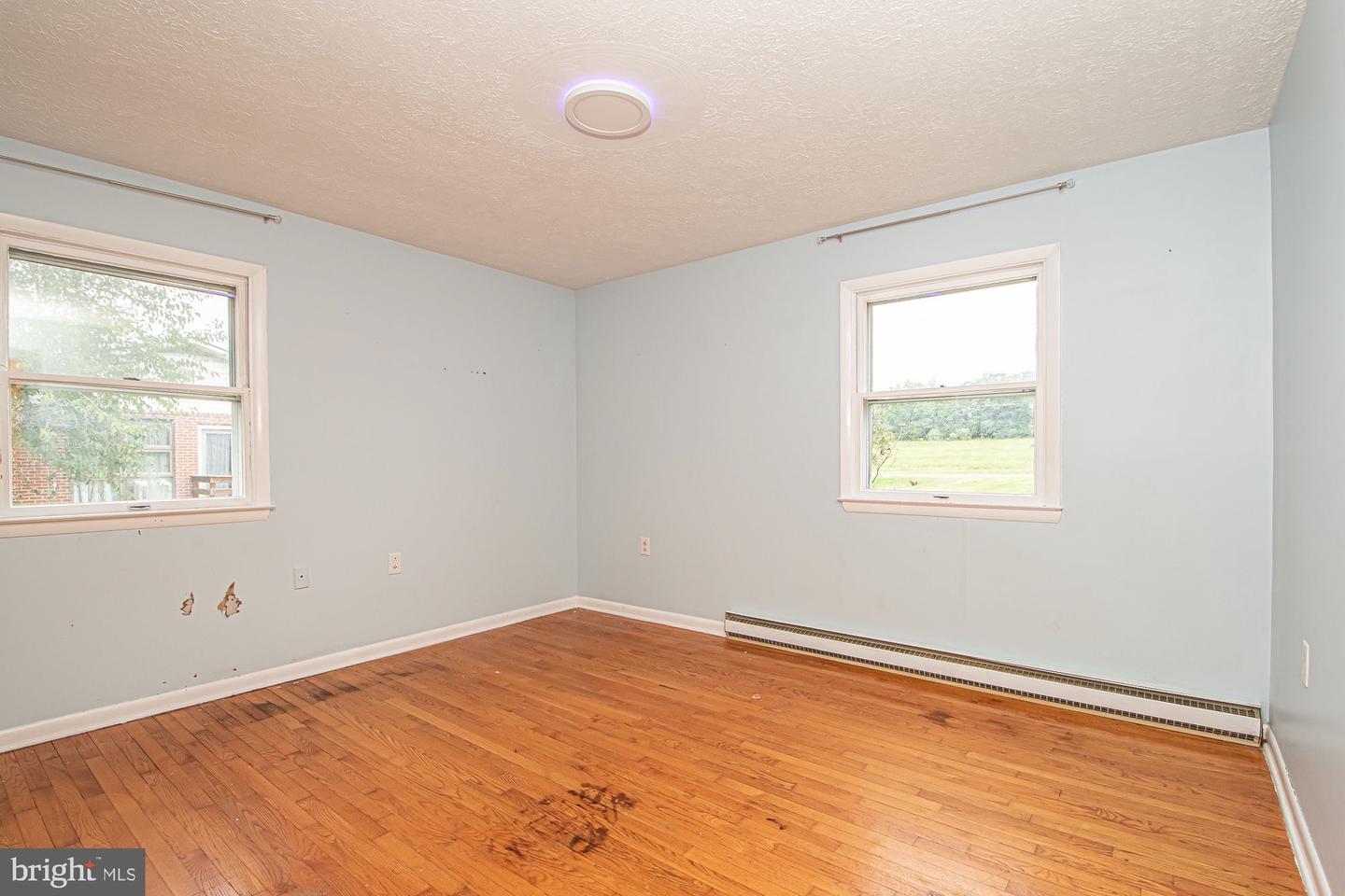 352 Woodchuck Ln Property Photo 18