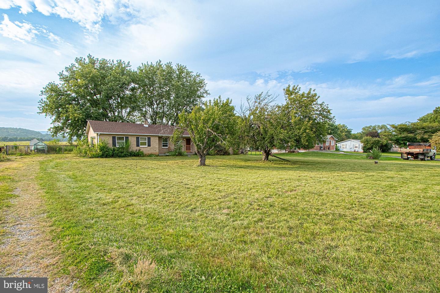 352 Woodchuck Ln Property Photo 32