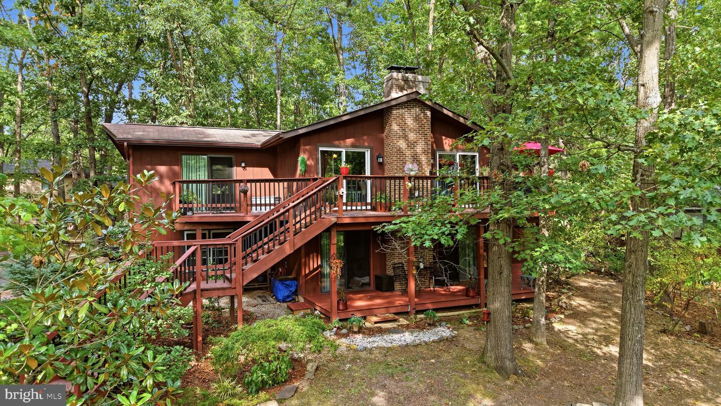 216 SUNSET CIR Property Photo 1