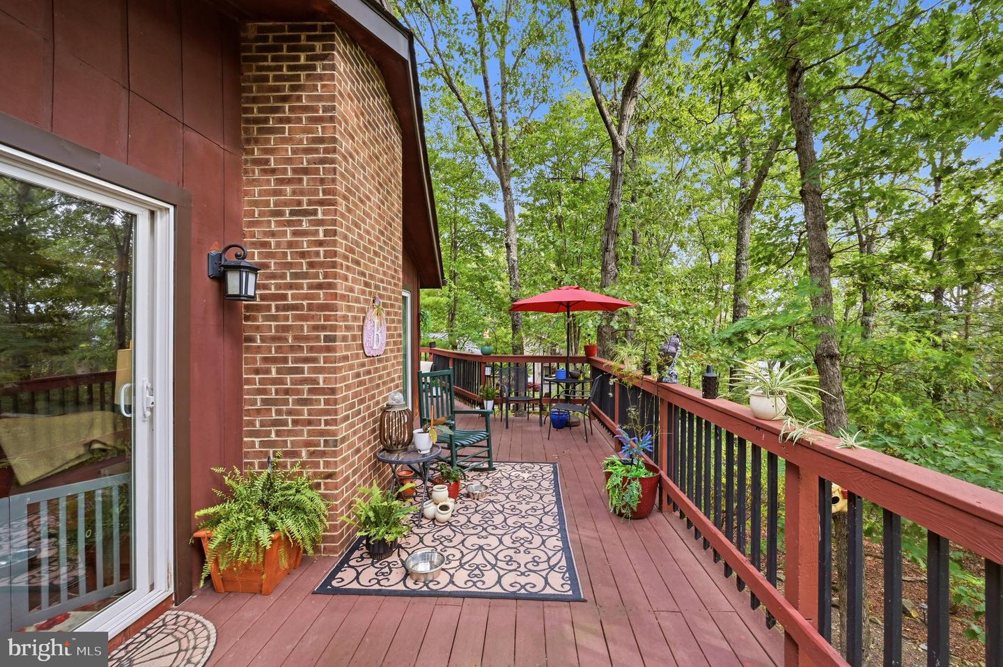 216 Sunset Cir Property Photo 2