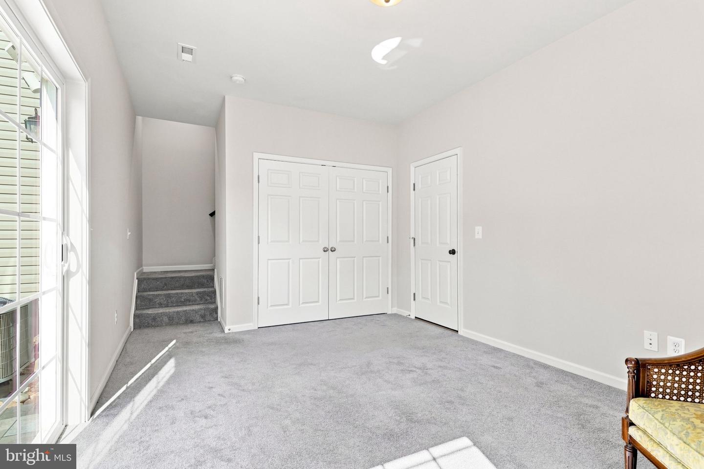 206 Crofton Ct Property Photo 9