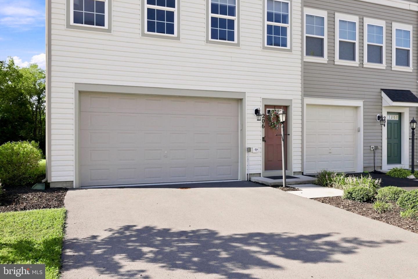 206 Crofton Ct Property Photo 43