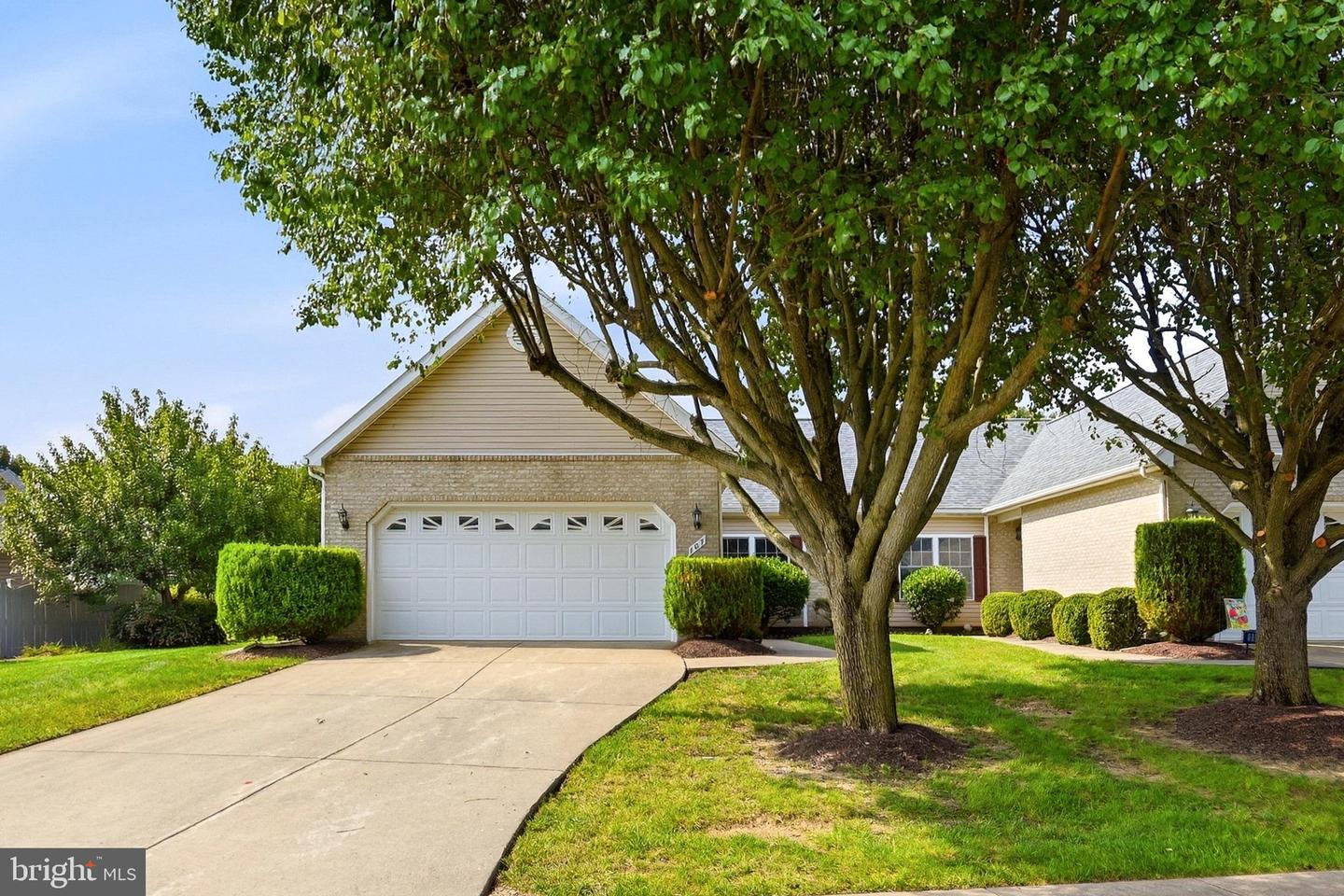 107 Bayberry Ct Property Photo 1