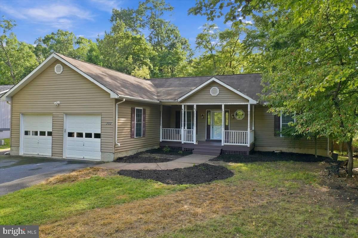 303 Overlook Dr Property Photo 1