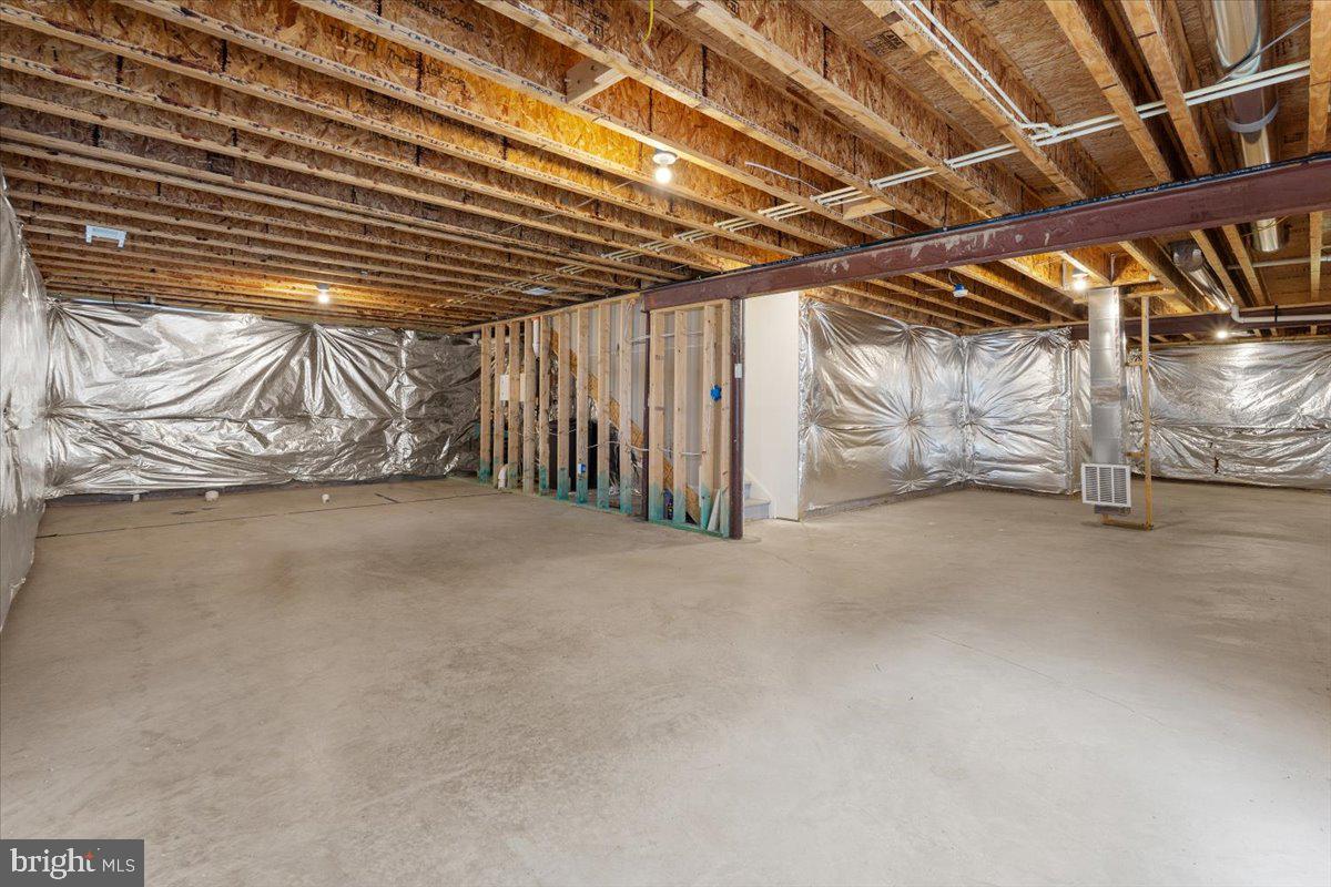 124 Lenore Ln Property Photo 28