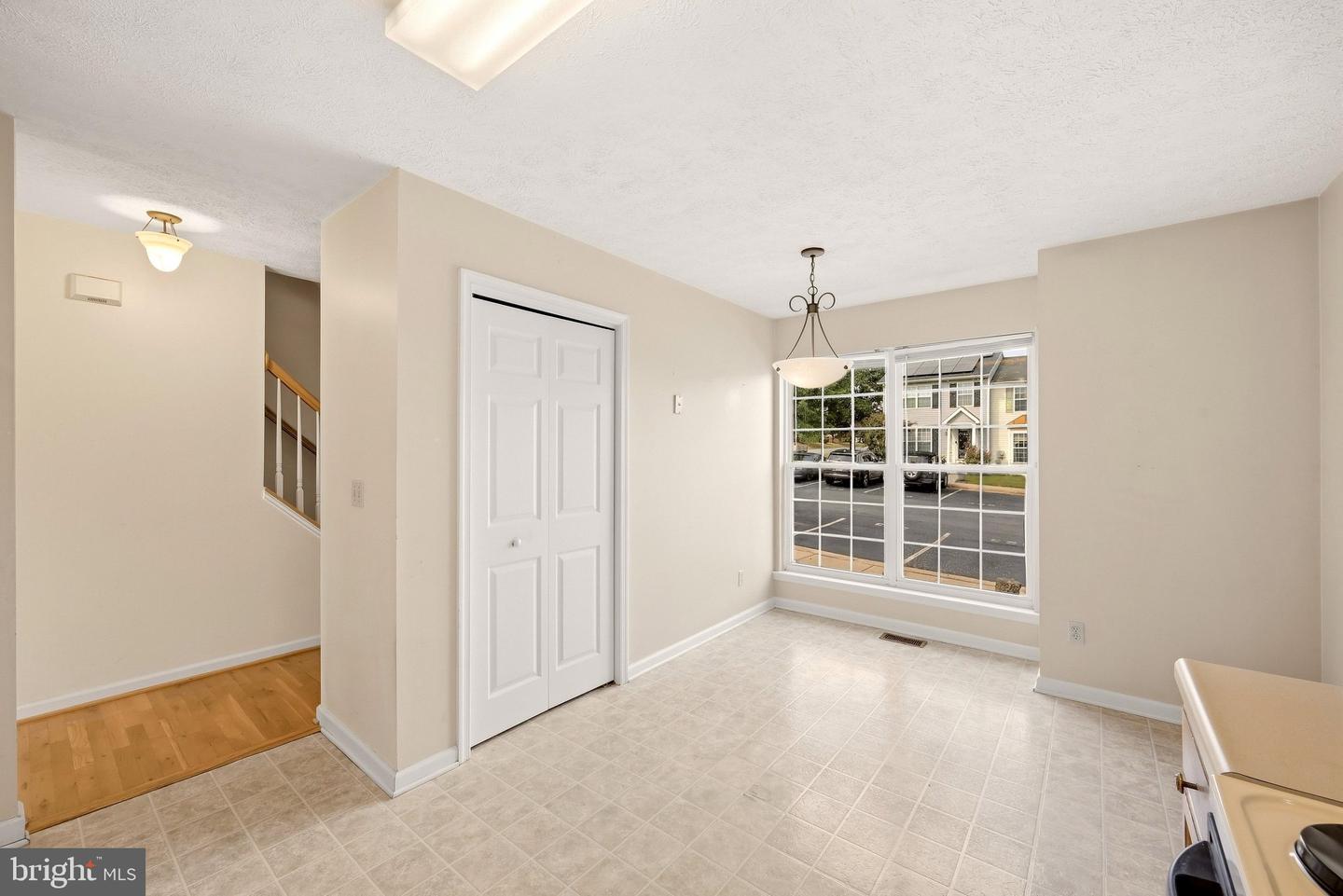 323 Copperfield Ln Property Photo 12