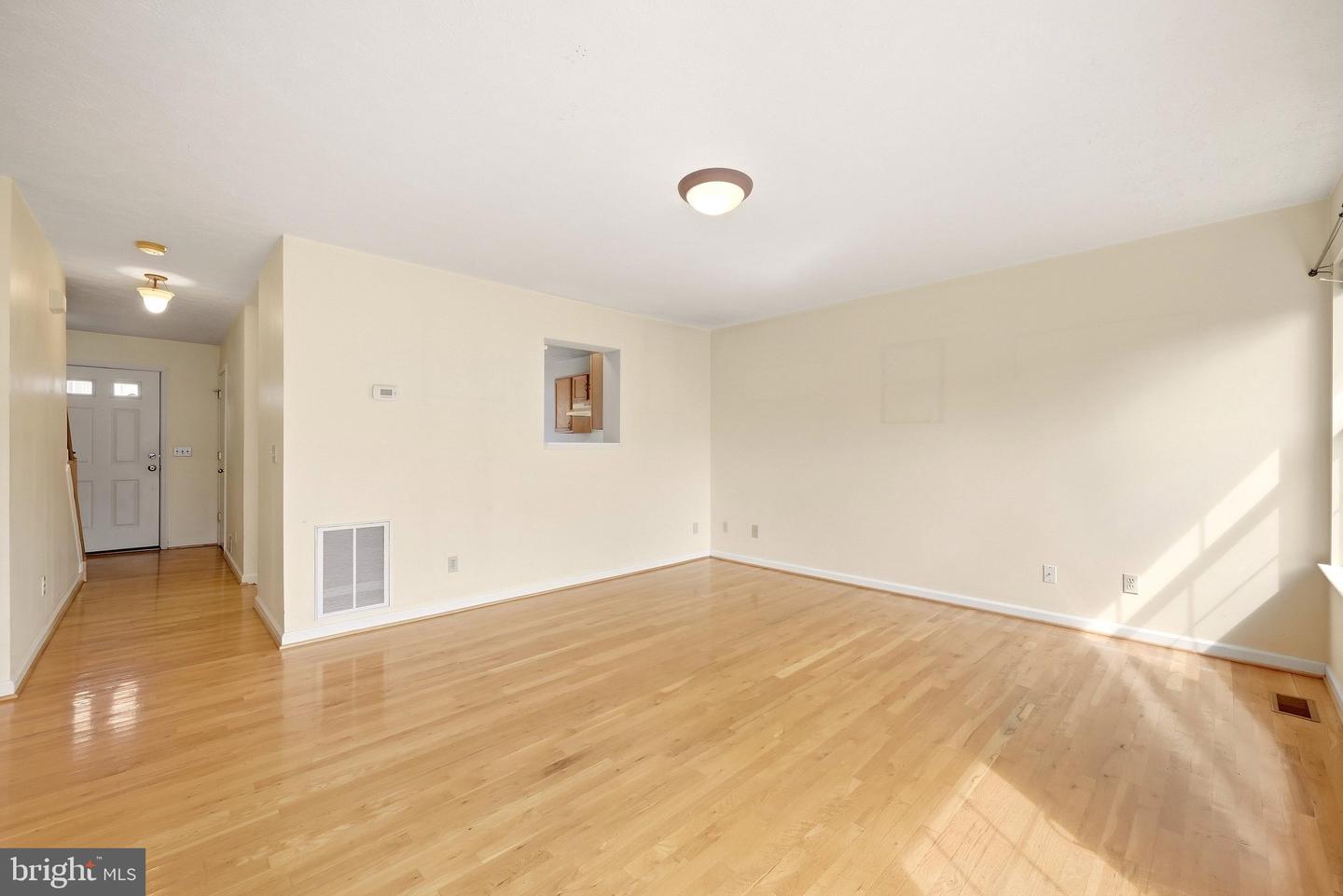 323 Copperfield Ln Property Photo 16