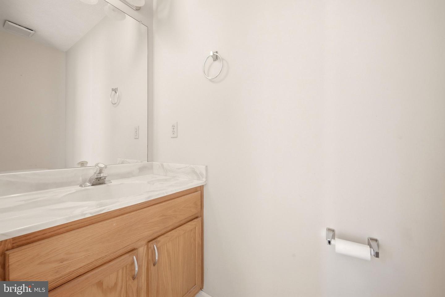 323 Copperfield Ln Property Photo 18