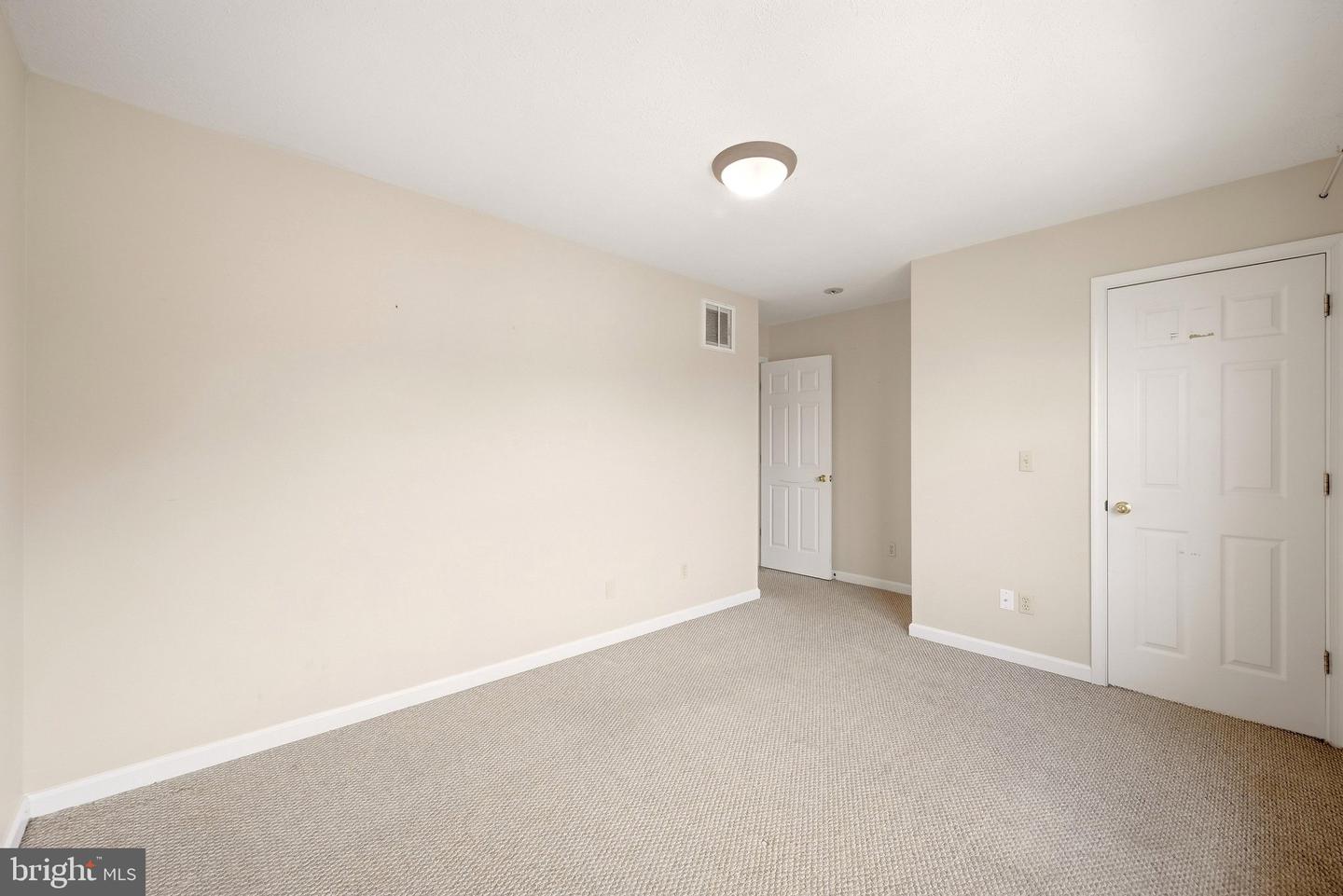 323 Copperfield Ln Property Photo 26