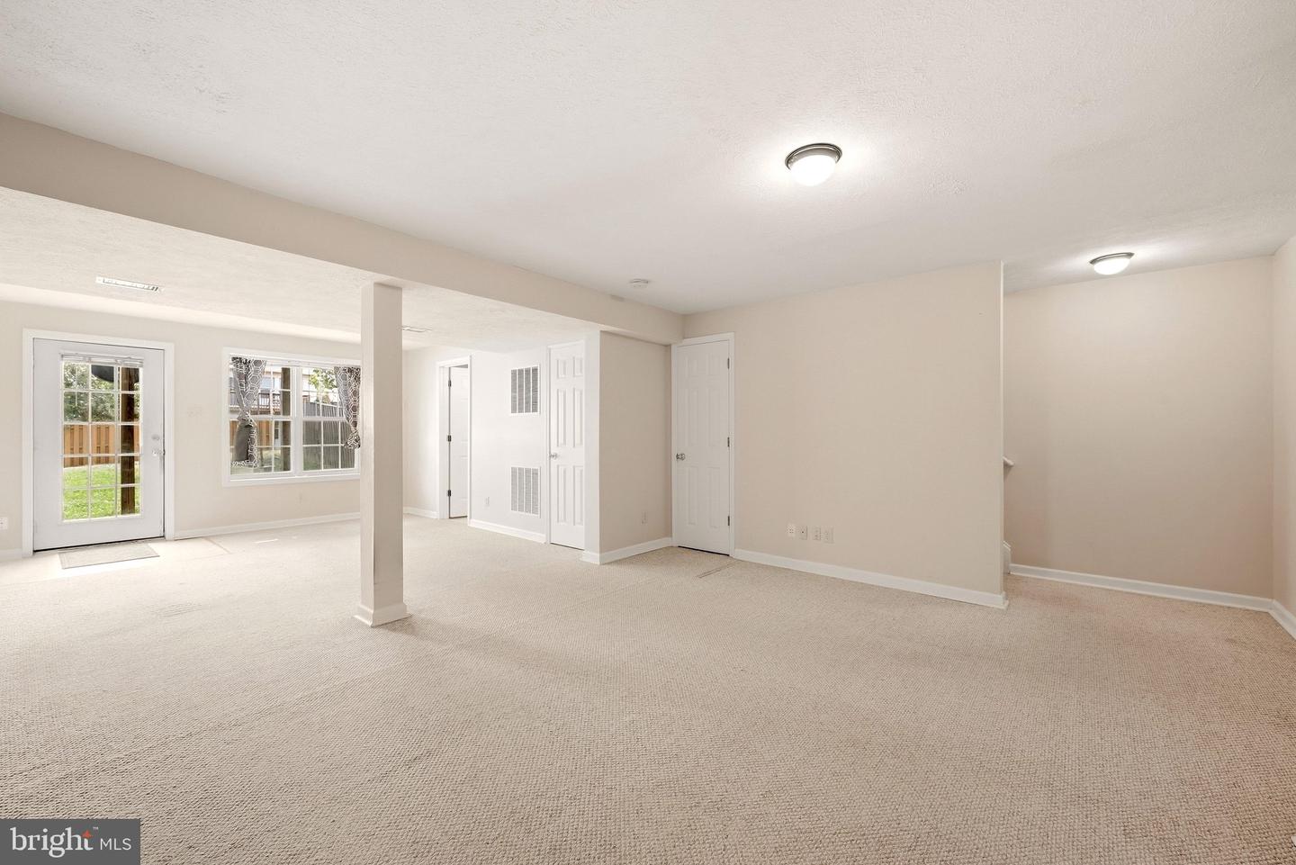 323 Copperfield Ln Property Photo 30