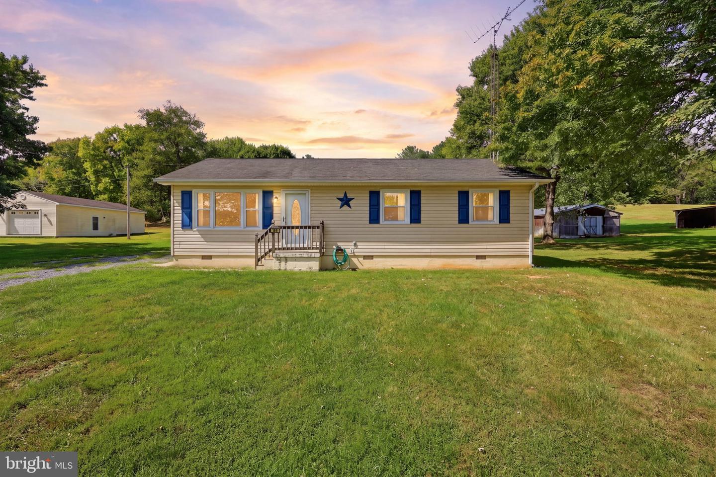 589 RUEBUCK RD Property Photo 1