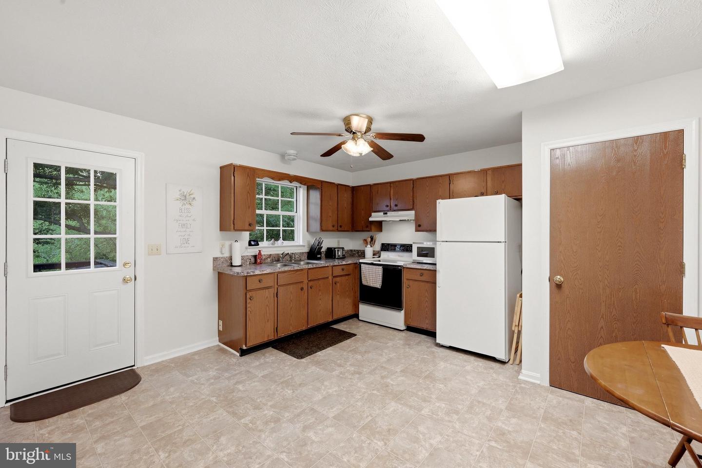 261 Waterford Ln Property Photo 9