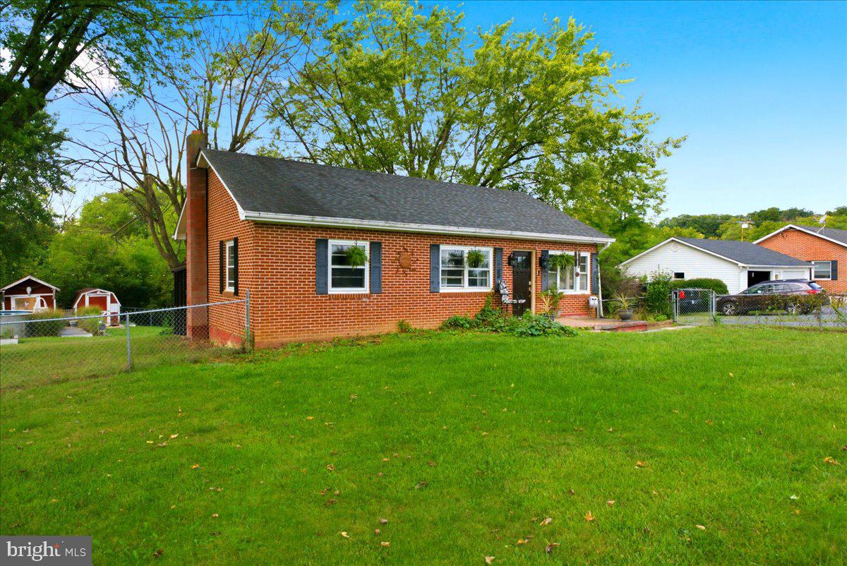 1810 Chapel Rd Property Photo 2