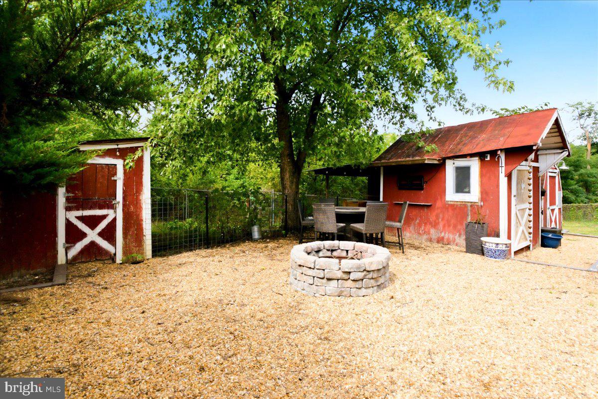1810 Chapel Rd Property Photo 45