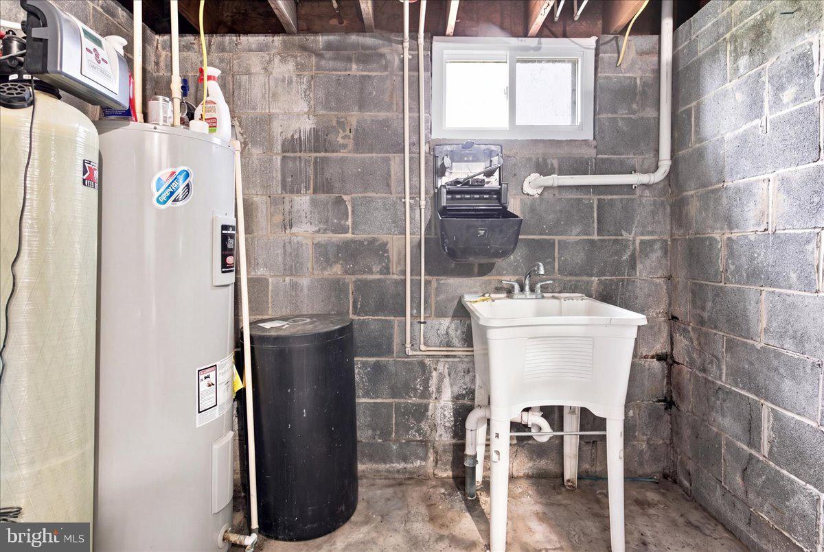 1810 Chapel Rd Property Photo 53