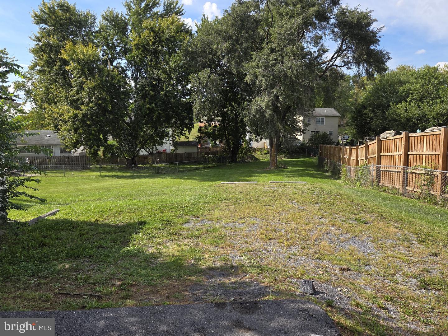 5335 Germain St Property Photo 6