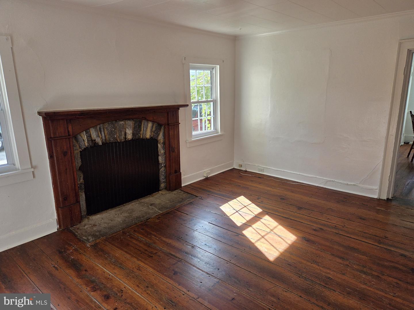 5335 Germain St Property Photo 9