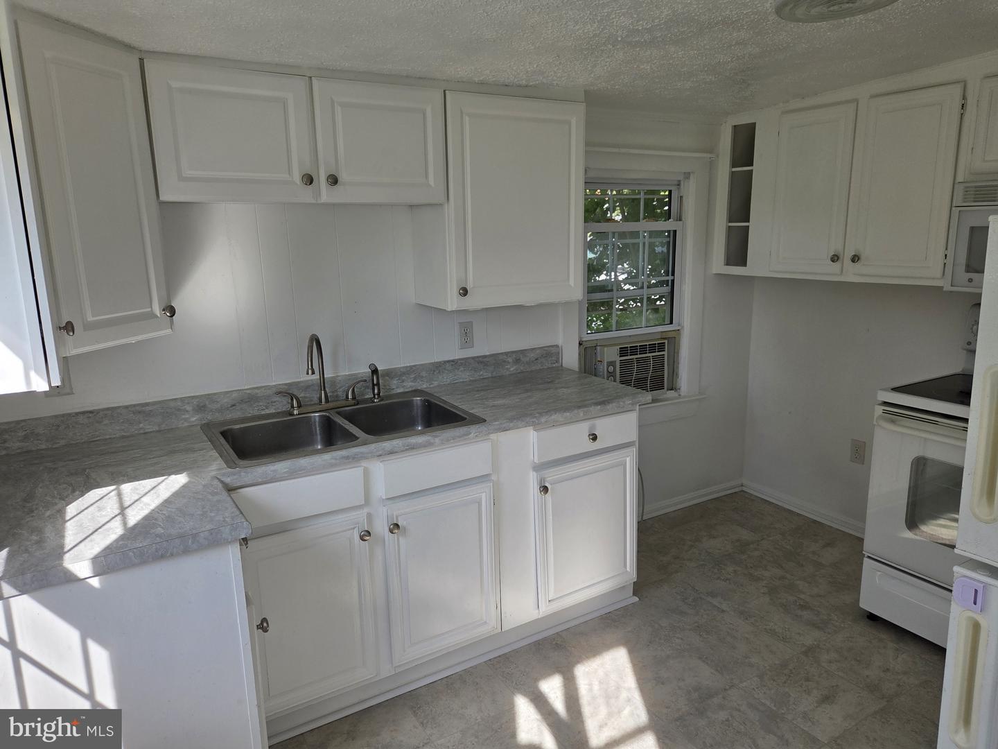 5335 Germain St Property Photo 15