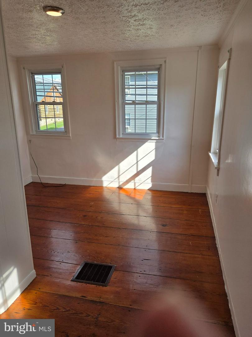 5335 Germain St Property Photo 19