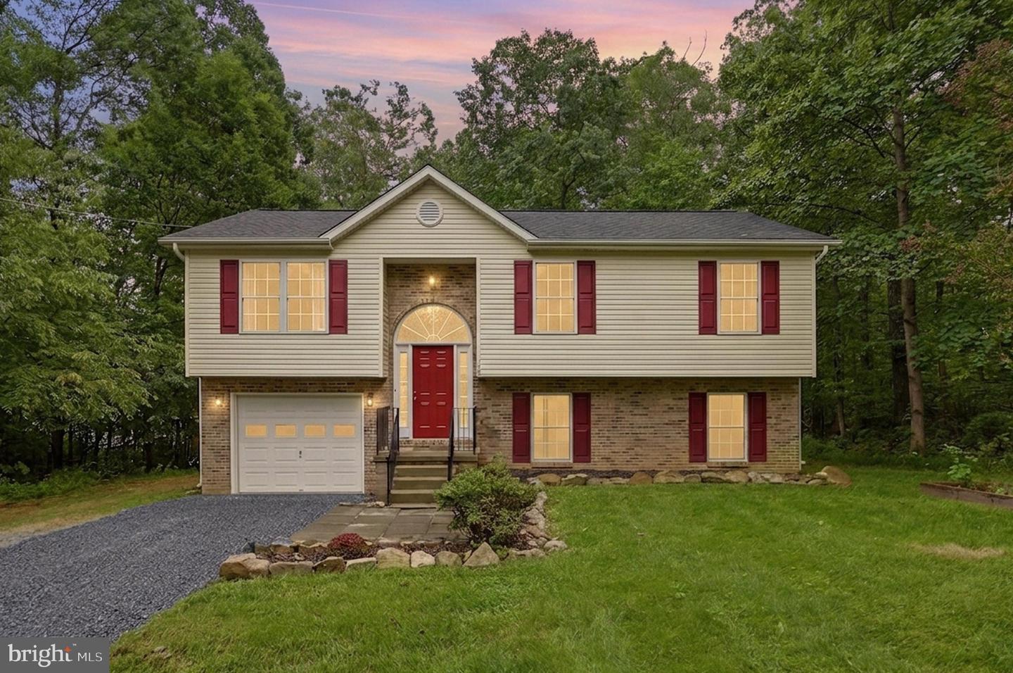 120 Comanche Trl Property Photo 1