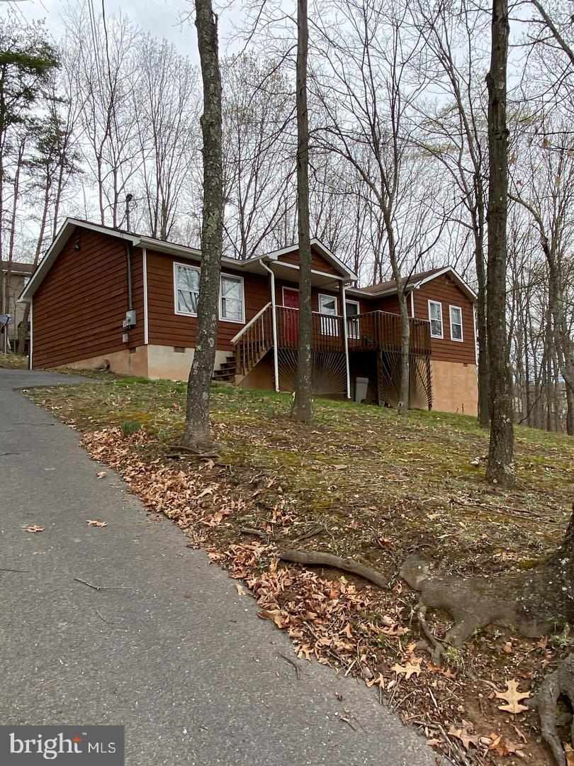 1258 Lakeview Dr Property Photo 2