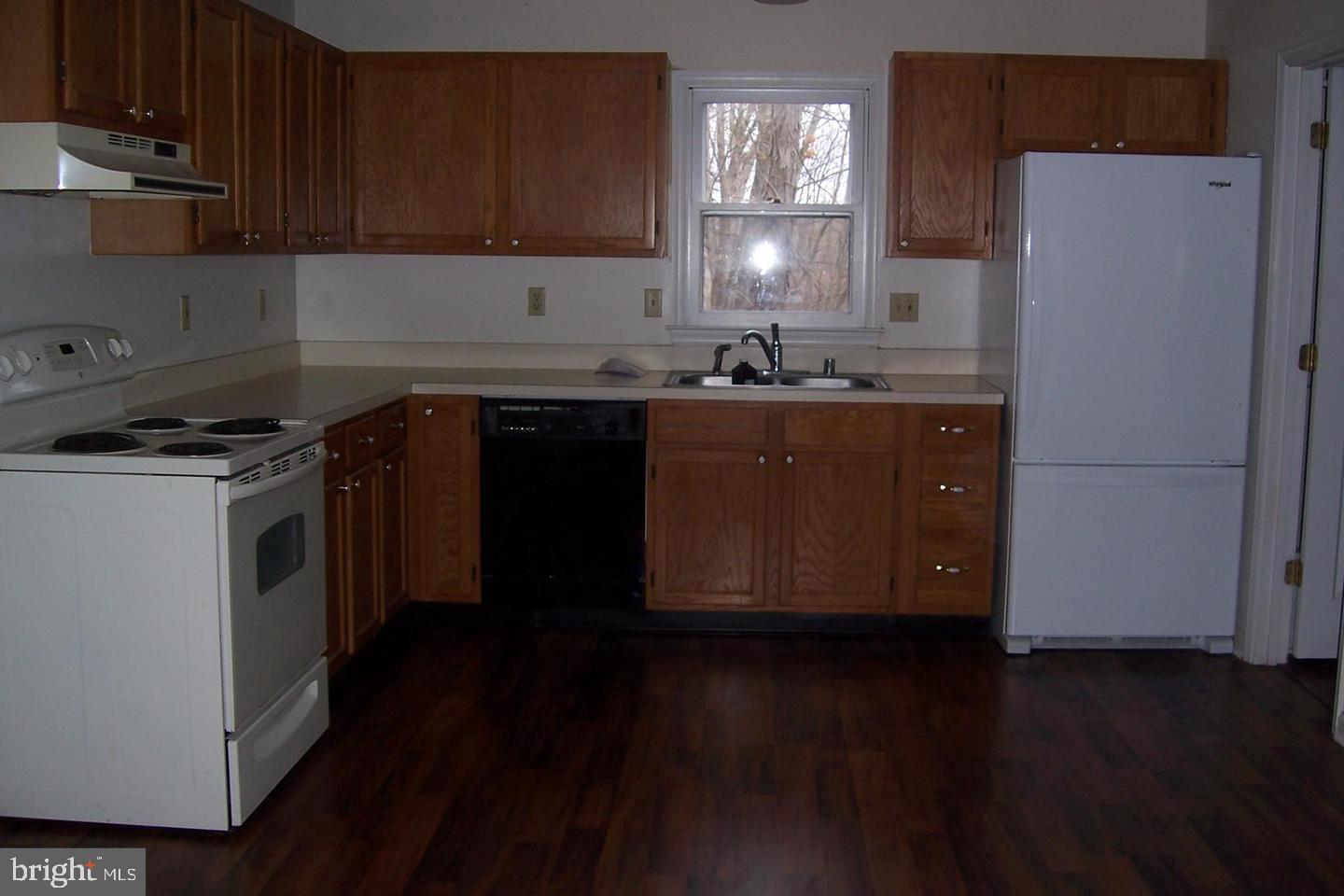 1258 Lakeview Dr Property Photo 4