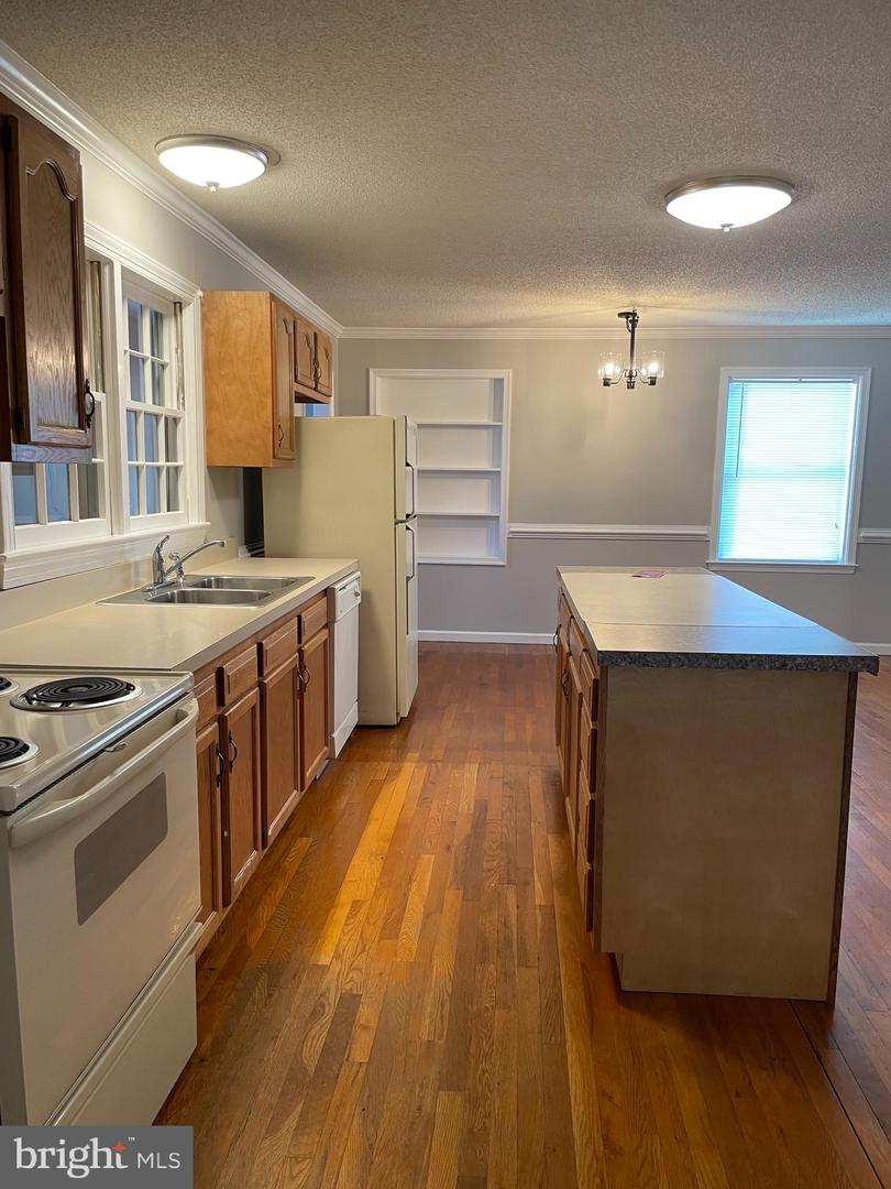 573 Fairfax Pike Property Photo 8