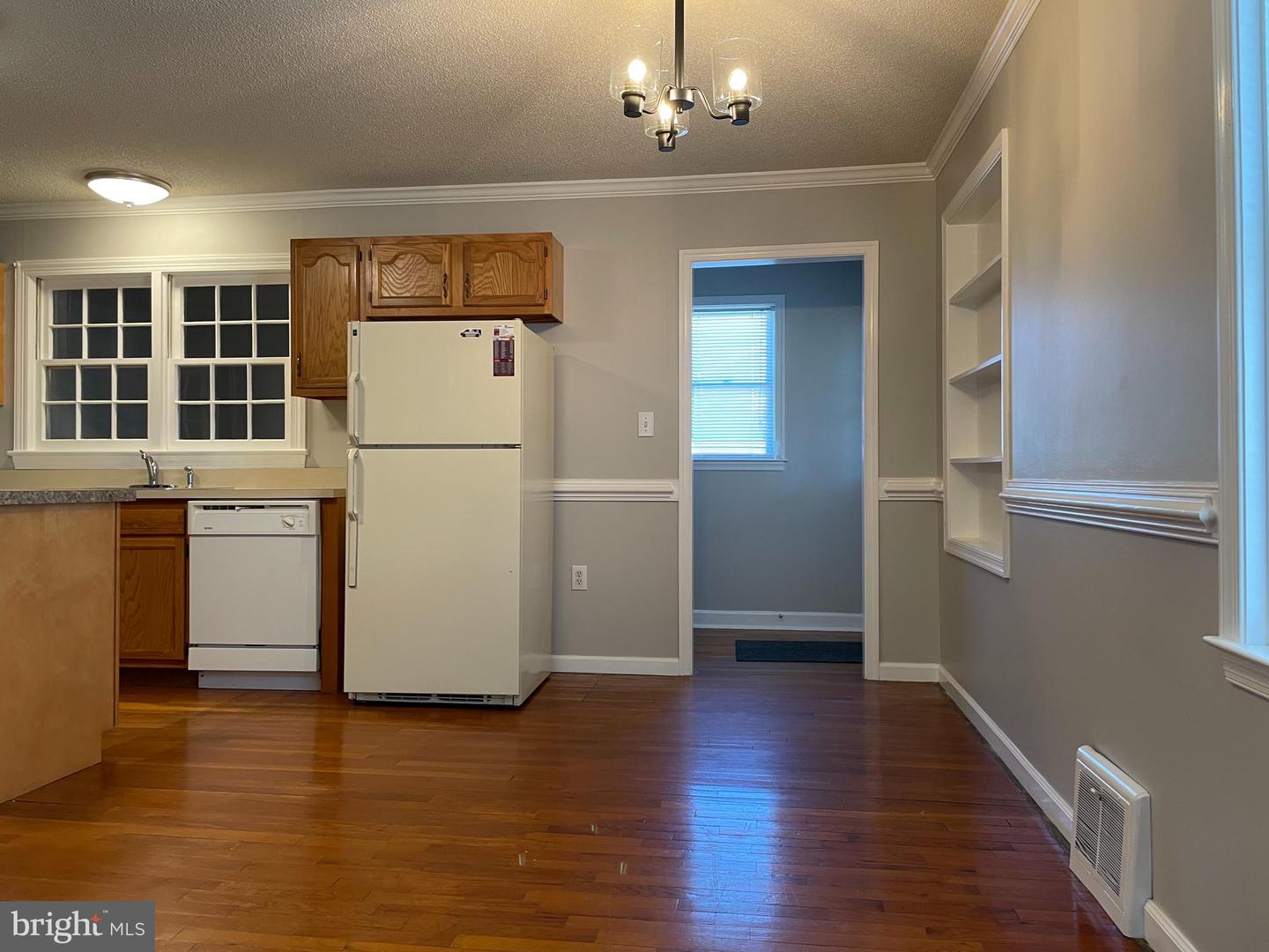 573 Fairfax Pike Property Photo 10